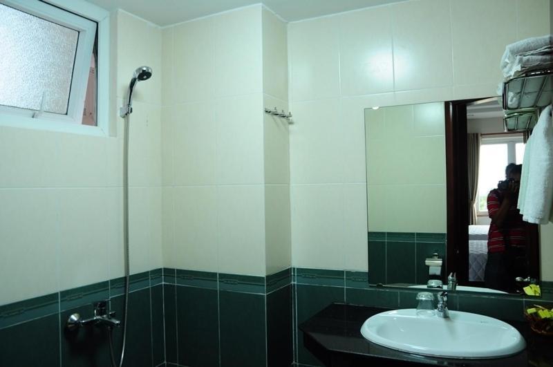 Canh Buom Hotel Da Nang Bilik gambar